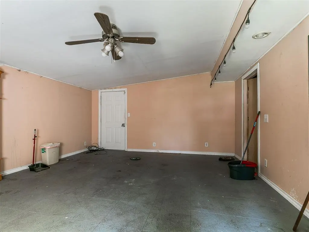 Photo 10 — 2160 Thunder Drive, Crescent, OK 73028