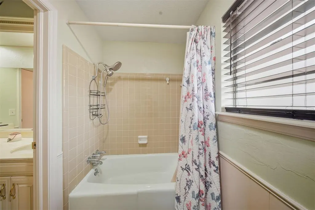 Photo 21 — 7529 NW 11th Street, Oklahoma City, OK 73127