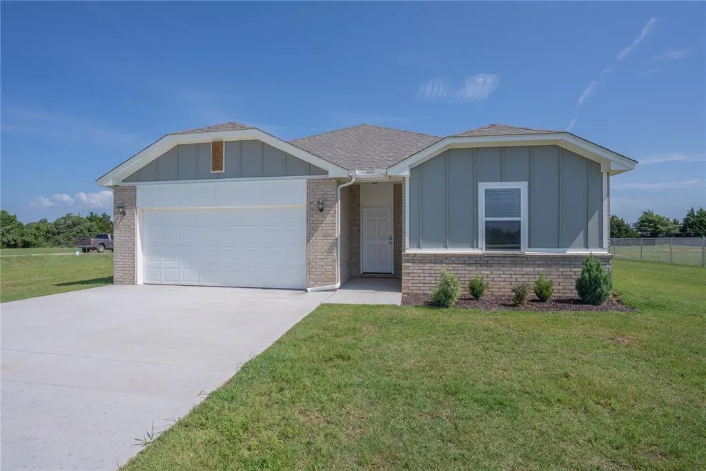 Photo 2 — 5130 Grassland Drive, Guthrie, OK 73044