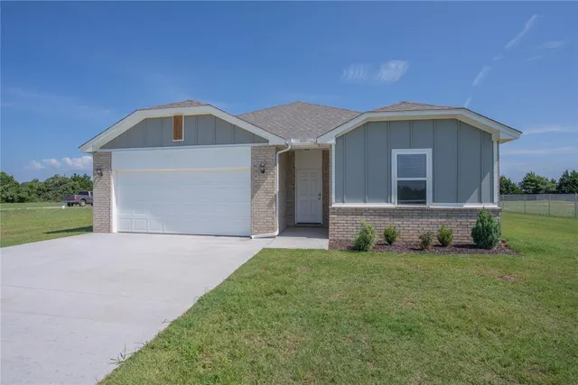 Photo 2 — 5130 Grassland Drive, Guthrie, OK 73044