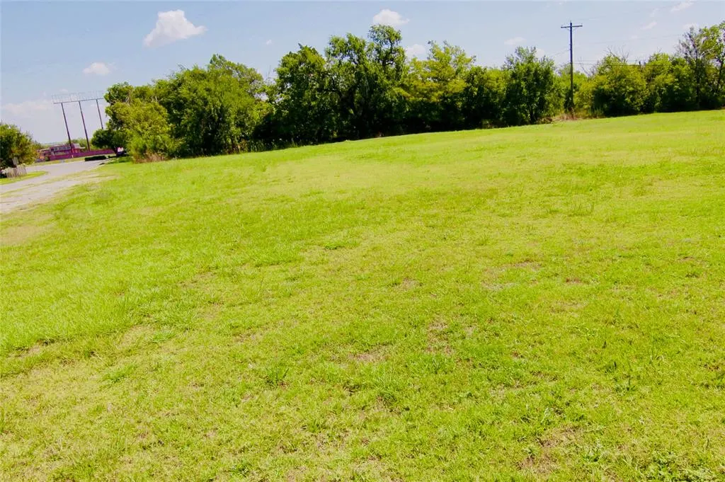 Photo 7 — 600 opal Avenue, Clinton, OK 73601