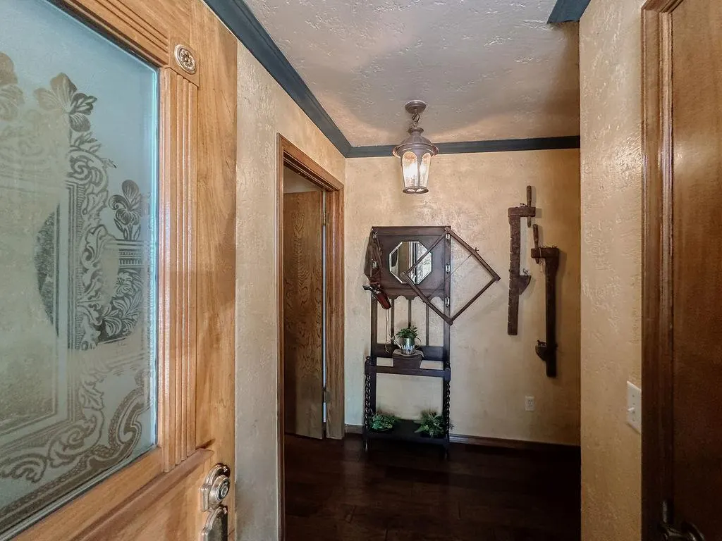 Photo 6 — 625 N Max Street, Hinton, OK 73047