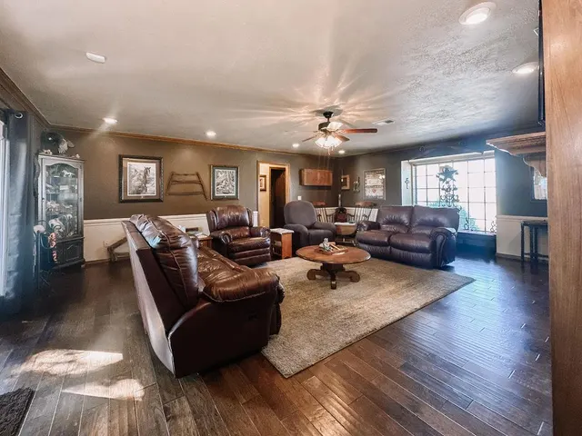 Photo 8 — 625 N Max Street, Hinton, OK 73047