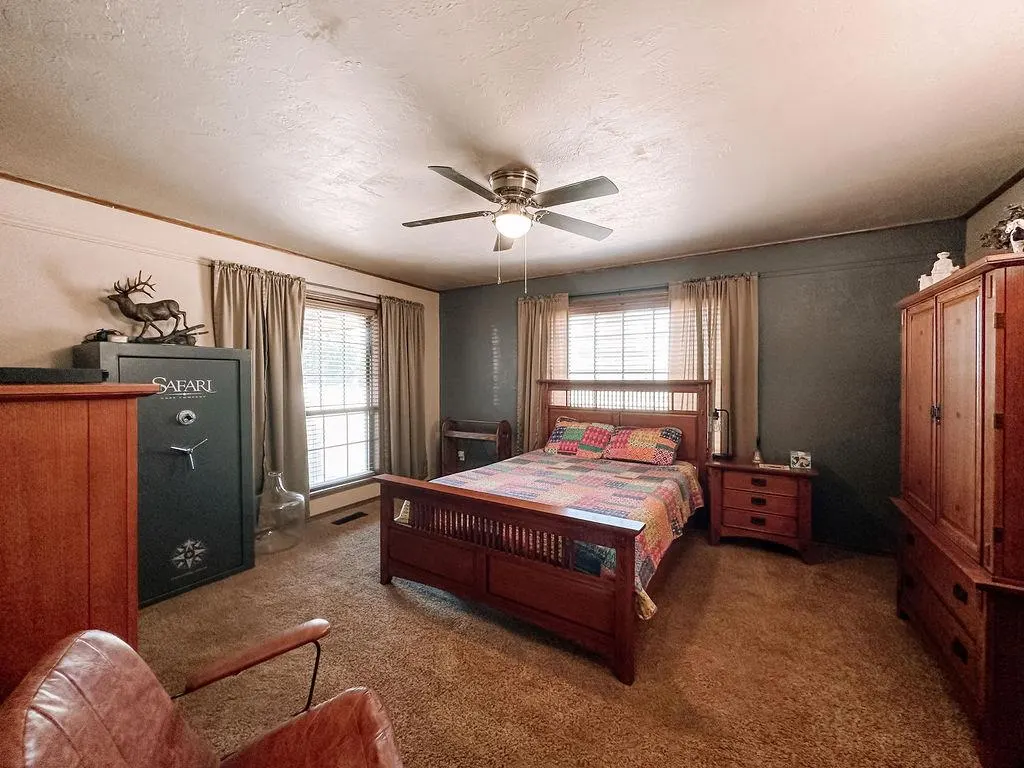 Photo 18 — 625 N Max Street, Hinton, OK 73047