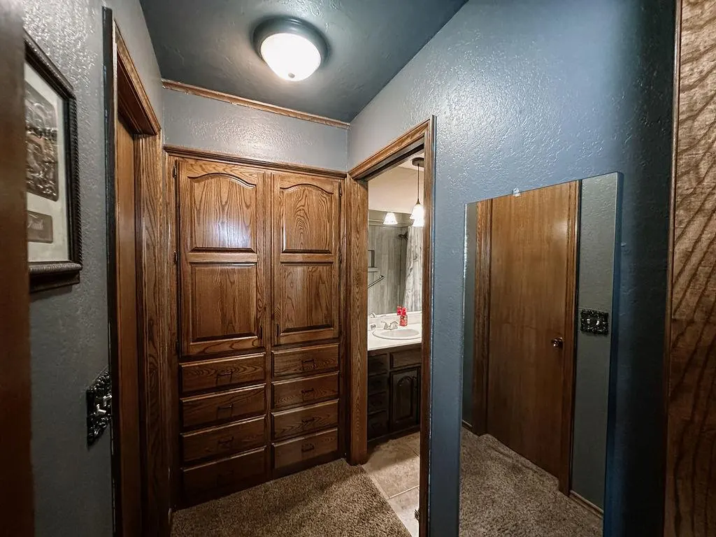 Photo 19 — 625 N Max Street, Hinton, OK 73047
