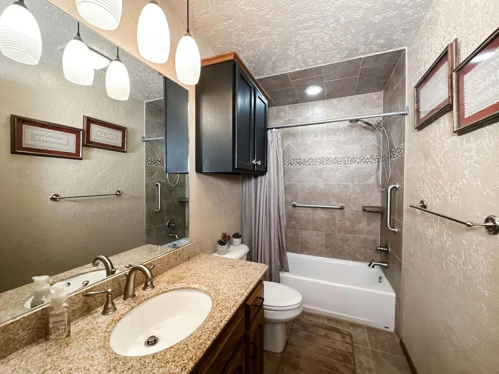 Photo 24 — 625 N Max Street, Hinton, OK 73047