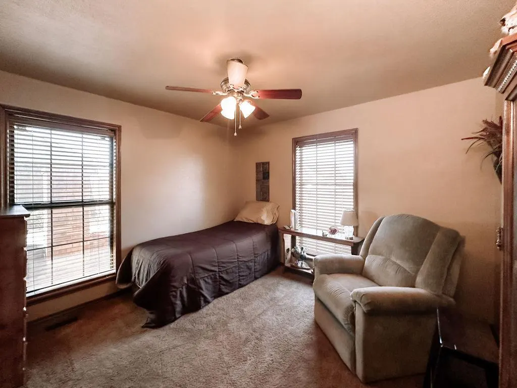 Photo 25 — 625 N Max Street, Hinton, OK 73047