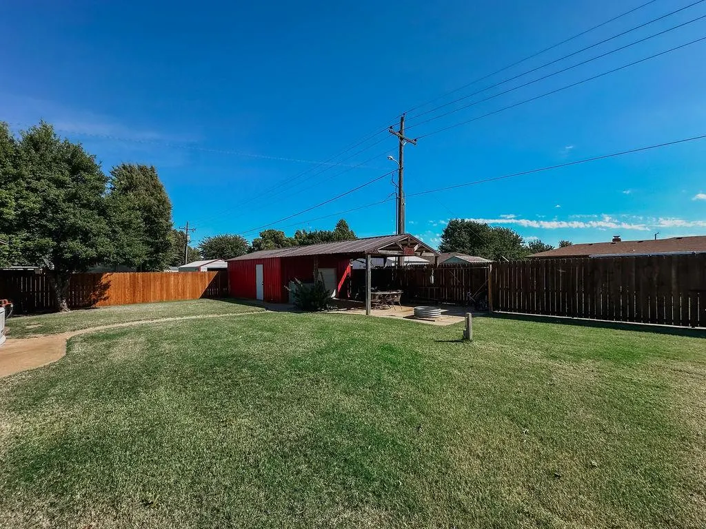 Photo 41 — 625 N Max Street, Hinton, OK 73047