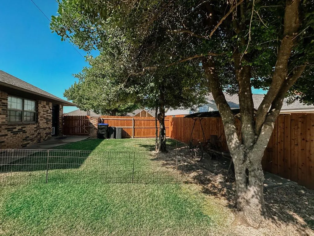 Photo 44 — 625 N Max Street, Hinton, OK 73047