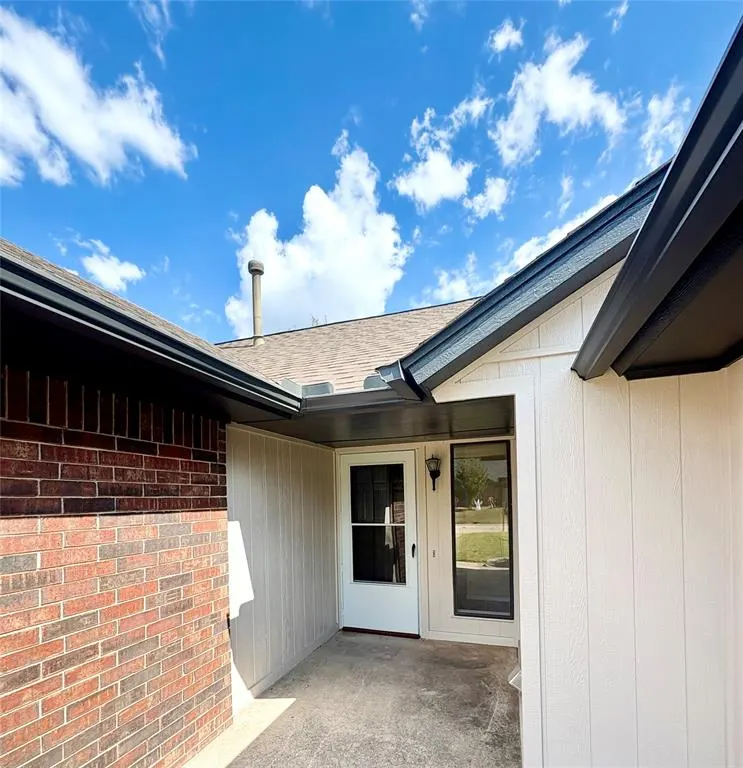 Photo 3 — 1800 Cimmaron Trail, Choctaw, OK 73020