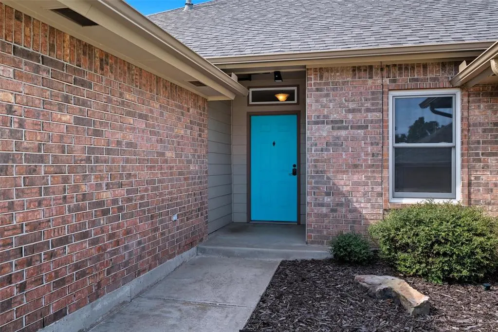 Photo 2 — 2055 Ridgeview Road, Midwest City, OK 73130