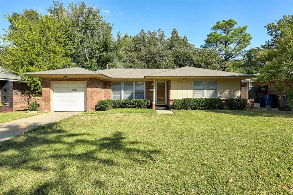 Front exterior — 2131 Carlton Way, The Village, OK 73120