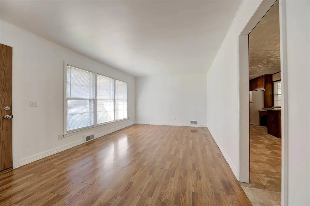 Photo 6 — 2131 Carlton Way, The Village, OK 73120