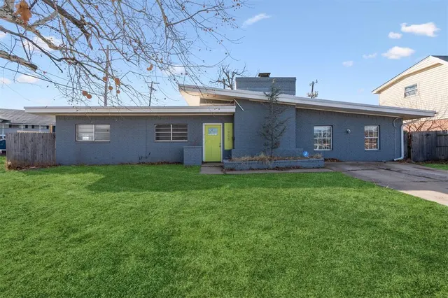 Front exterior — 1905 Julie Drive, Moore, OK 73160