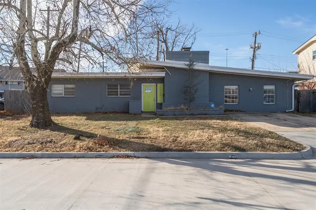 Photo 3 — 1905 Julie Drive, Moore, OK 73160