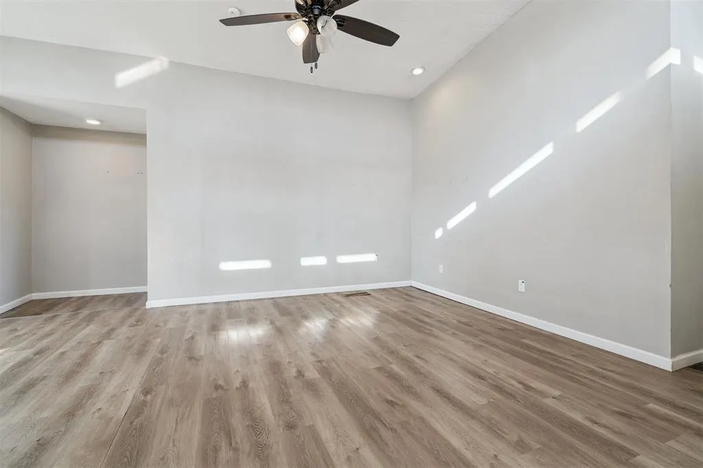 Photo 8 — 1905 Julie Drive, Moore, OK 73160