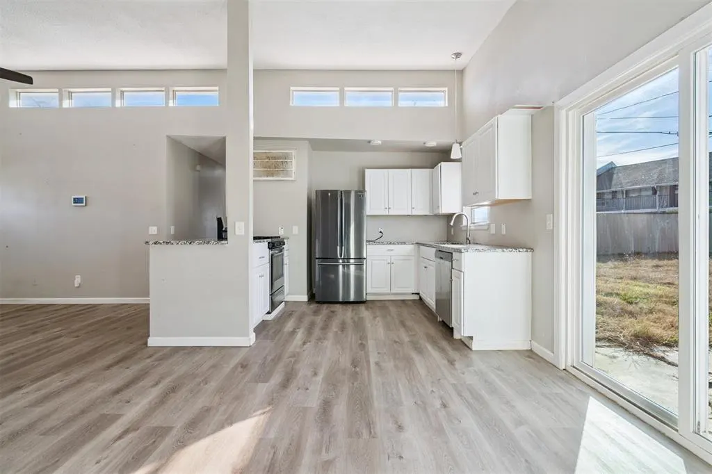 Photo 10 — 1905 Julie Drive, Moore, OK 73160