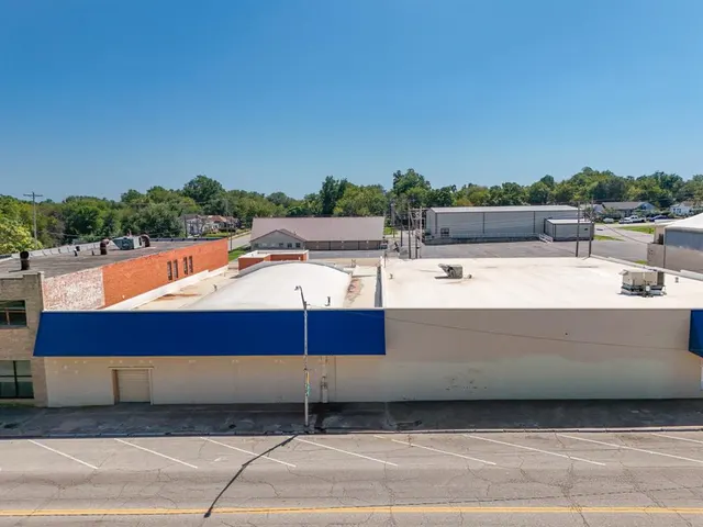 Photo 3 — 507 E Main Street, Shawnee, OK 74801