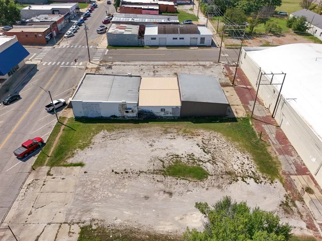 Photo 24 — 507 E Main Street, Shawnee, OK 74801