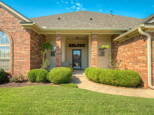 Photo 4 — 13801 S Robinson Avenue, Oklahoma City, OK 73170