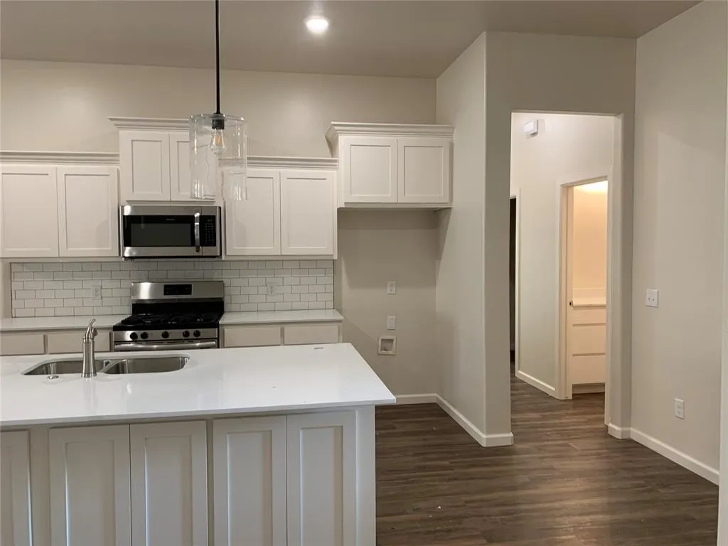 Photo 3 — 3305 Enclave Place, Norman, OK 73072