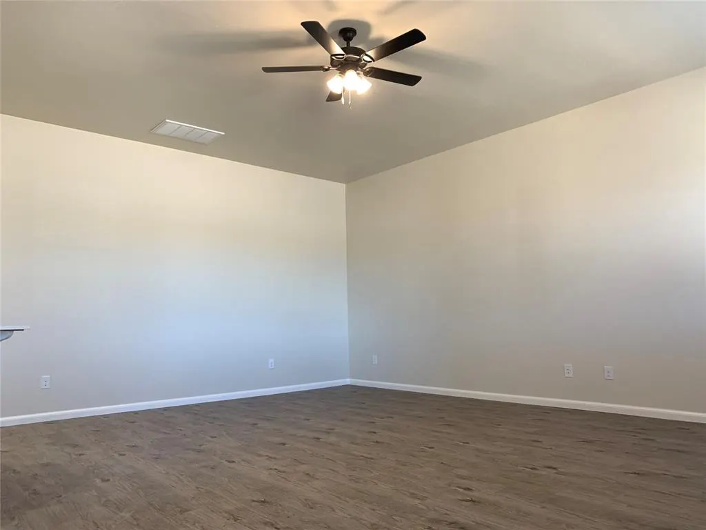 Photo 2 — 4700 Enclave Lane, Norman, OK 73072