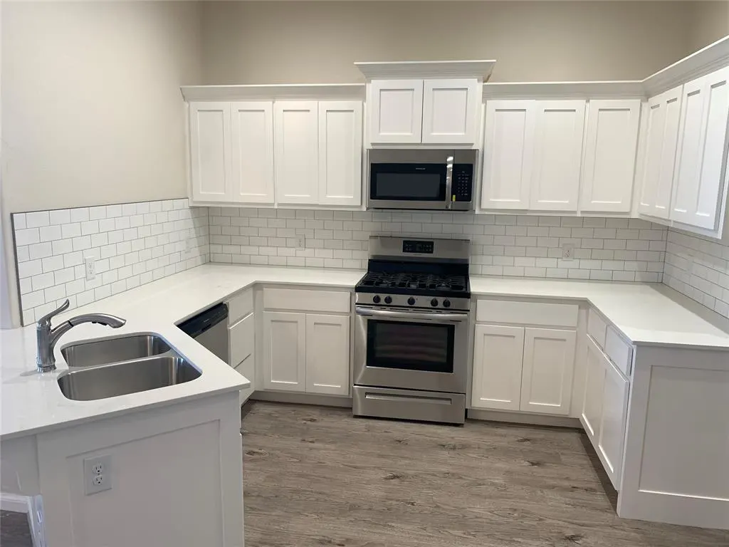 Photo 3 — 4700 Enclave Lane, Norman, OK 73072