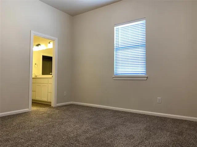 Photo 5 — 4700 Enclave Lane, Norman, OK 73072
