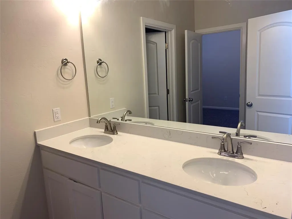Photo 14 — 4700 Enclave Lane, Norman, OK 73072