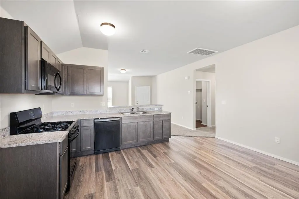 Photo 11 — 1521 NW 112th Street, Oklahoma City, OK 73114