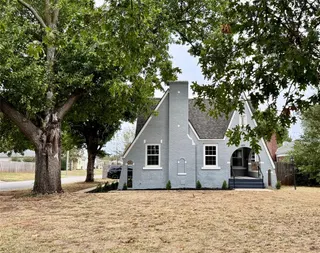 Sold home at 1628 W Chickasha Avenue