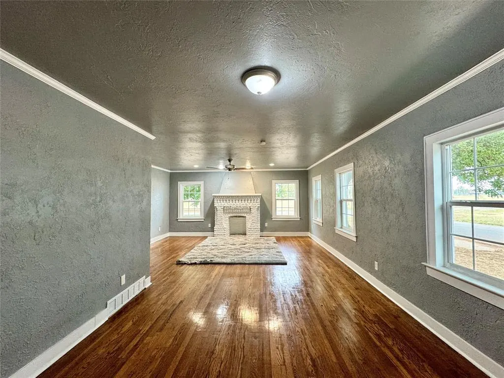 Photo 11 — 1628 W Chickasha Avenue, Chickasha, OK 73018