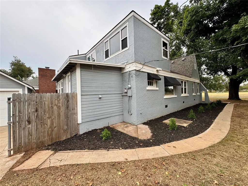 Photo 40 — 1628 W Chickasha Avenue, Chickasha, OK 73018