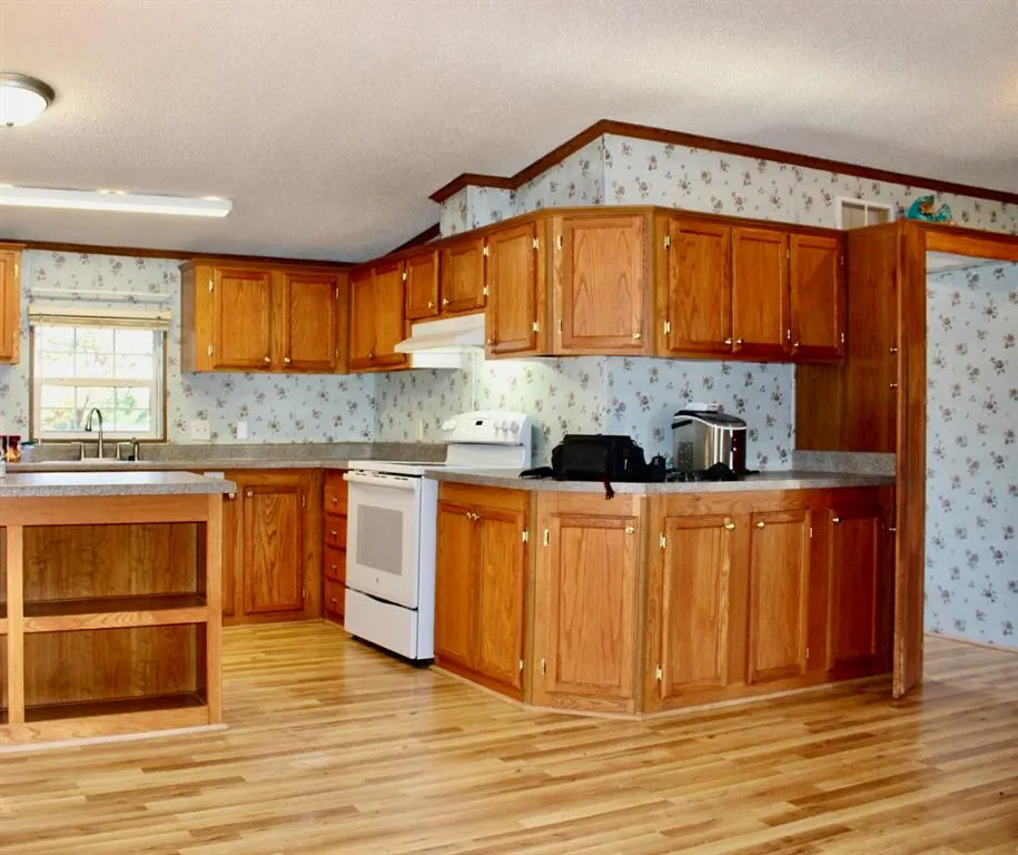 Photo 40 — 99148 N 3740 Road, Okemah, OK 74859