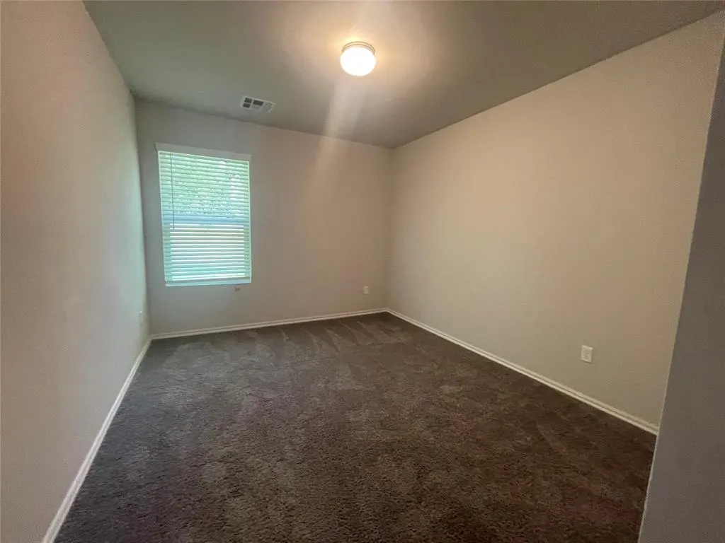 Photo 6 — 831 Highgarden Circle, Noble, OK 73068
