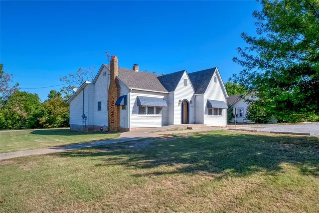 Photo 4 — 910 E 1st Street, Chandler, OK 74834