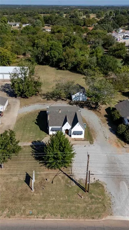 Photo 5 — 910 E 1st Street, Chandler, OK 74834