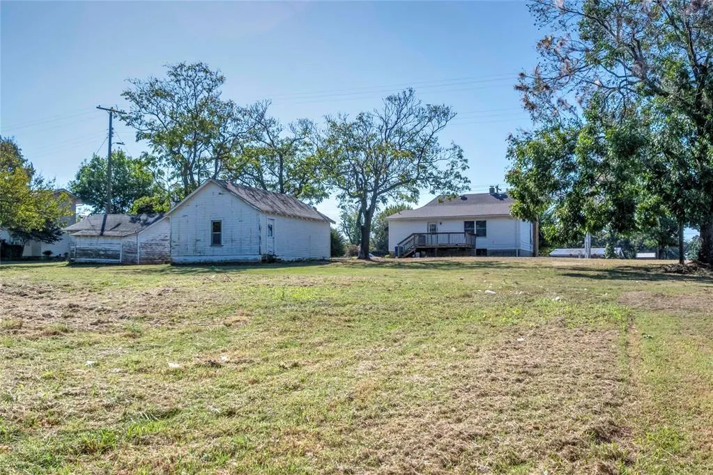 Photo 9 — 910 E 1st Street, Chandler, OK 74834