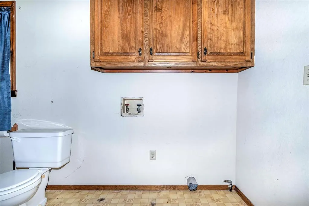 Photo 28 — 910 E 1st Street, Chandler, OK 74834