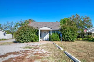 Sold home at 912 E 1st Street