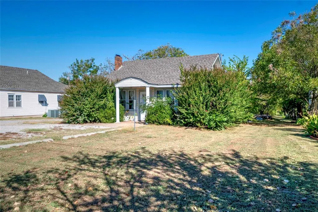 Photo 3 — 912 E 1st Street, Chandler, OK 74834