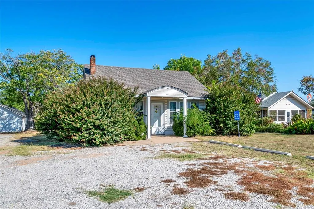 Photo 4 — 912 E 1st Street, Chandler, OK 74834