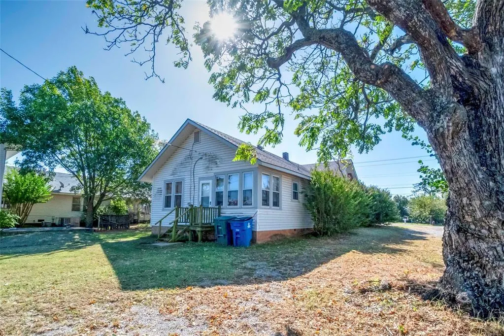 Photo 7 — 912 E 1st Street, Chandler, OK 74834