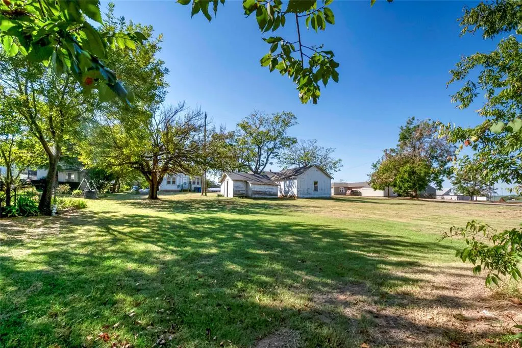 Photo 9 — 912 E 1st Street, Chandler, OK 74834