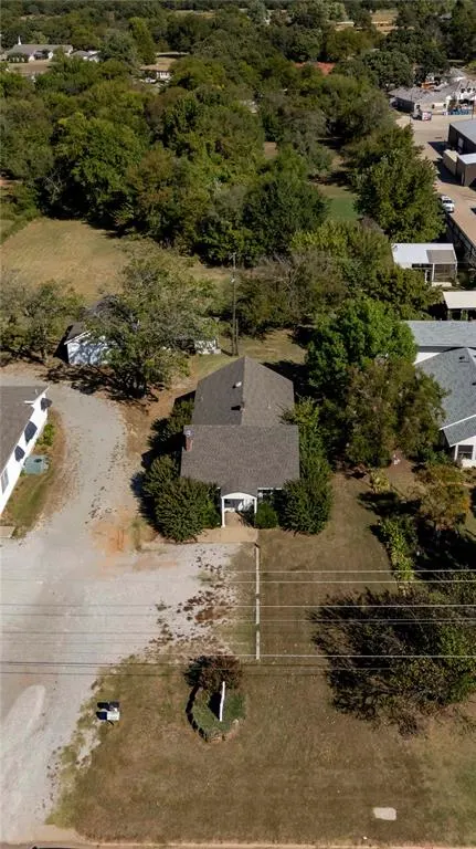 Photo 11 — 912 E 1st Street, Chandler, OK 74834