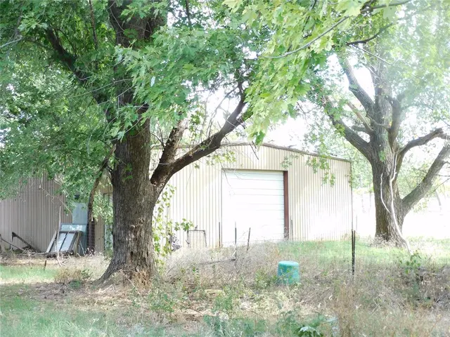 Photo 2 — 2317 W Keens Drive, Mustang, OK 73064