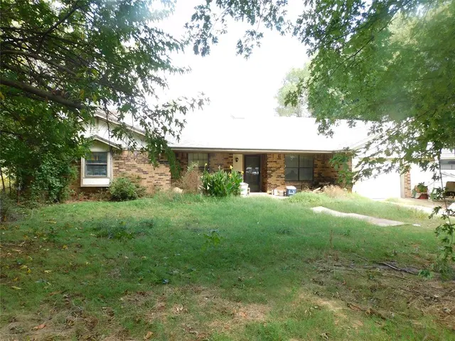 Photo 6 — 2317 W Keens Drive, Mustang, OK 73064