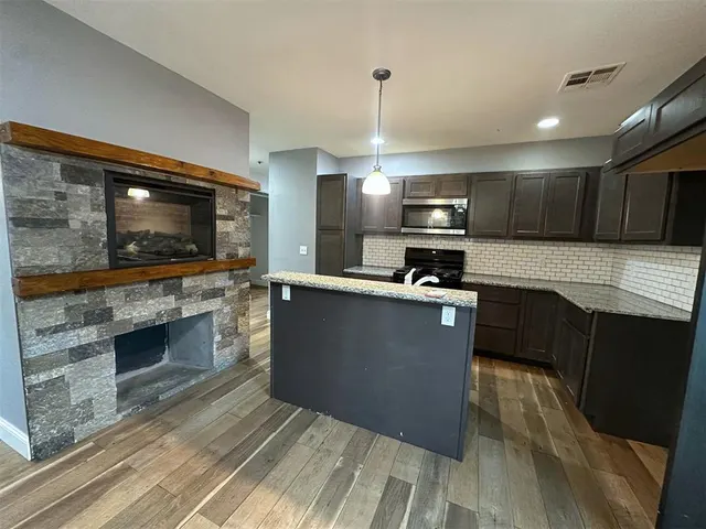 Photo 7 — 1628 NE 12th Street, Oklahoma City, OK 73117