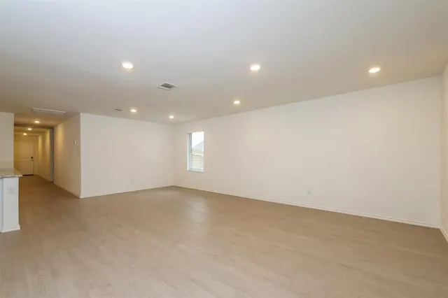 Photo 4 — 9100 SW 20th Street, Mustang, OK 73128