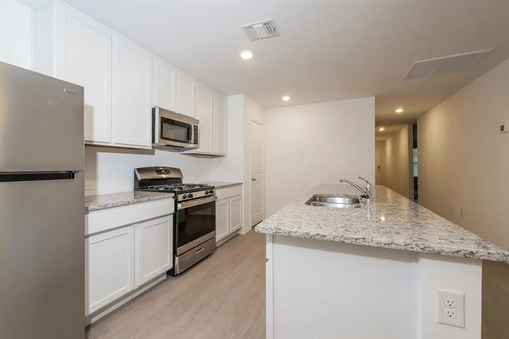Photo 6 — 9100 SW 20th Street, Mustang, OK 73128